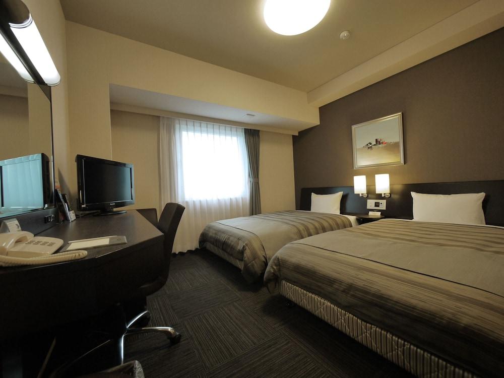 Hotel Route-Inn Uozu Экстерьер фото