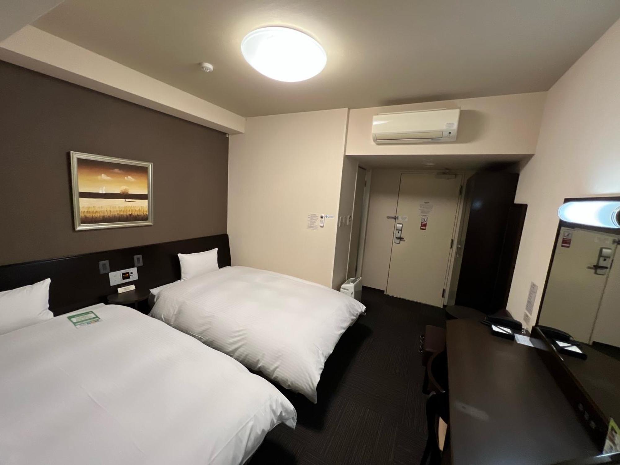 Hotel Route-Inn Uozu Экстерьер фото
