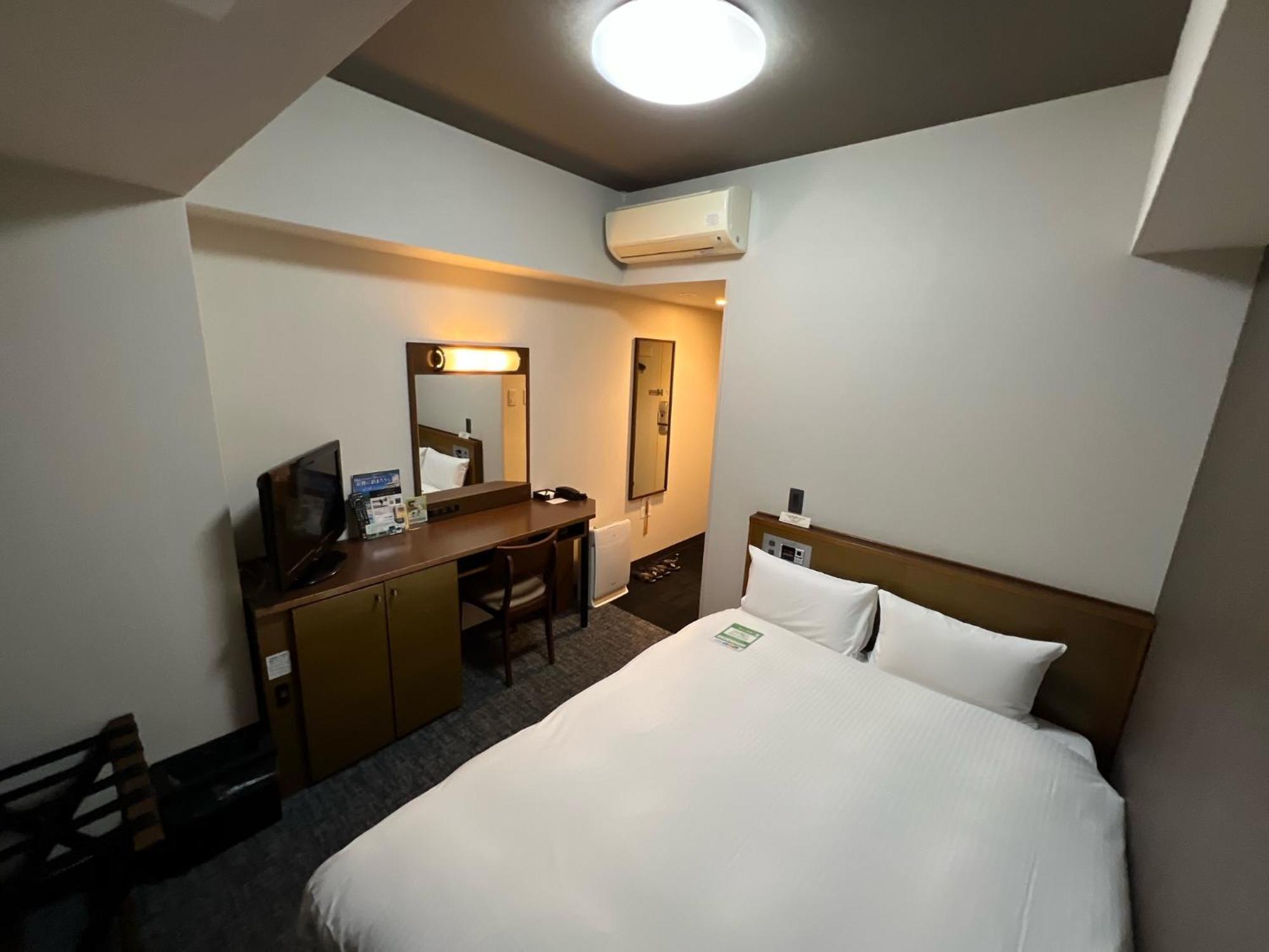 Hotel Route-Inn Uozu Экстерьер фото