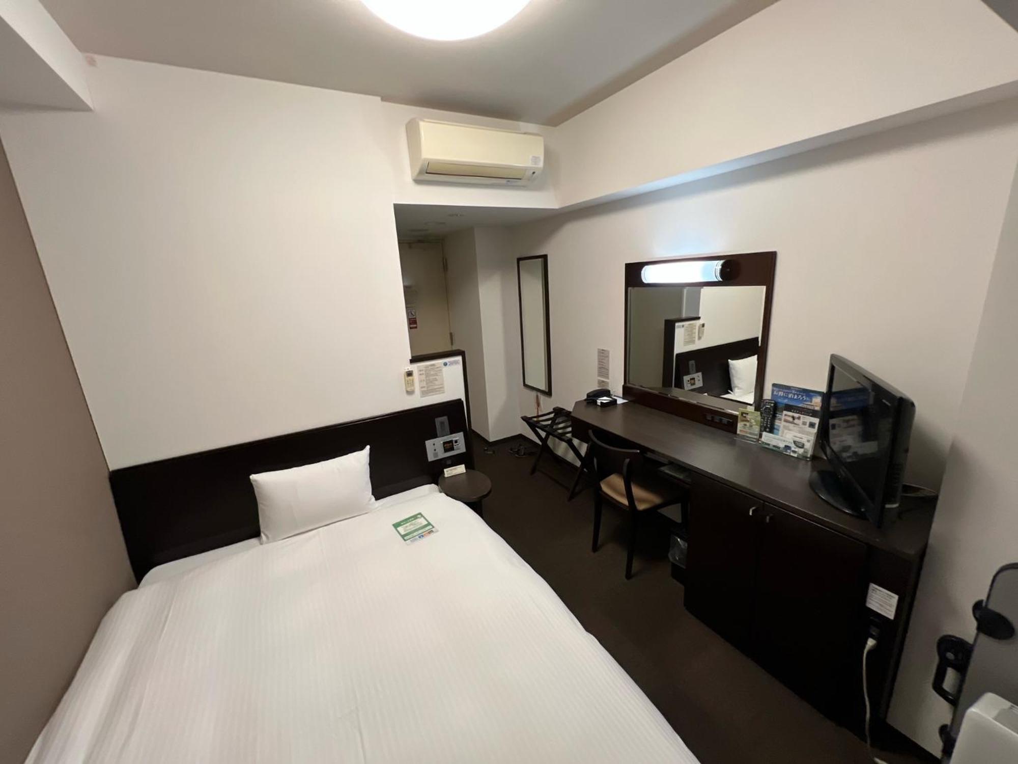 Hotel Route-Inn Uozu Экстерьер фото